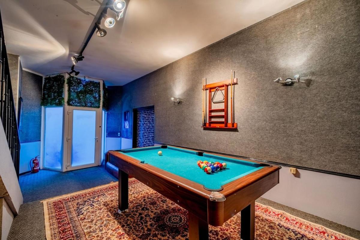 Le Loft Triplex 200M2 Avec Billard Au Centre-Ville إيبيرني المظهر الخارجي الصورة